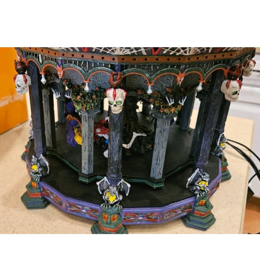 WORKING DEPT 56 GHOSTLY CAROUSEL HALLOWEEN ANIMATED ORIGINAL SNOW VILLAGE SERIES - Picture 13 of 16